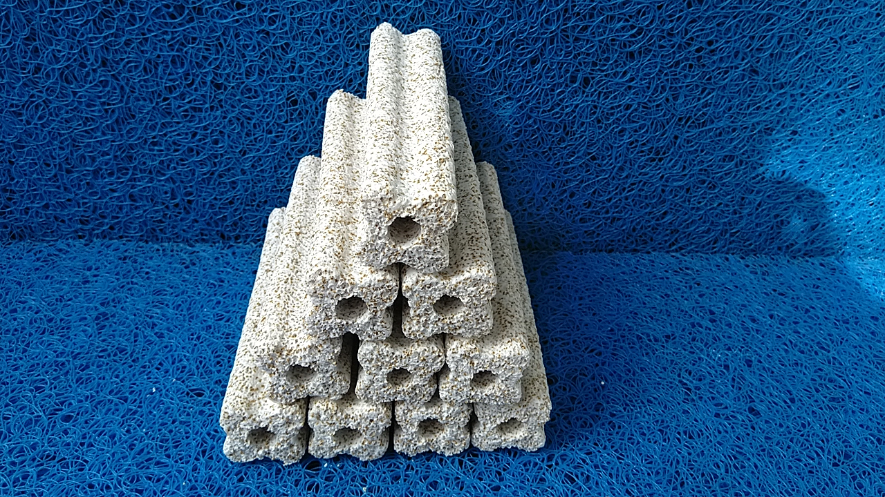 Hộp 10 thanh sứ 15x4cm chuyên dùng tạo vi sinh lọc nước cho bể cá cảnh.