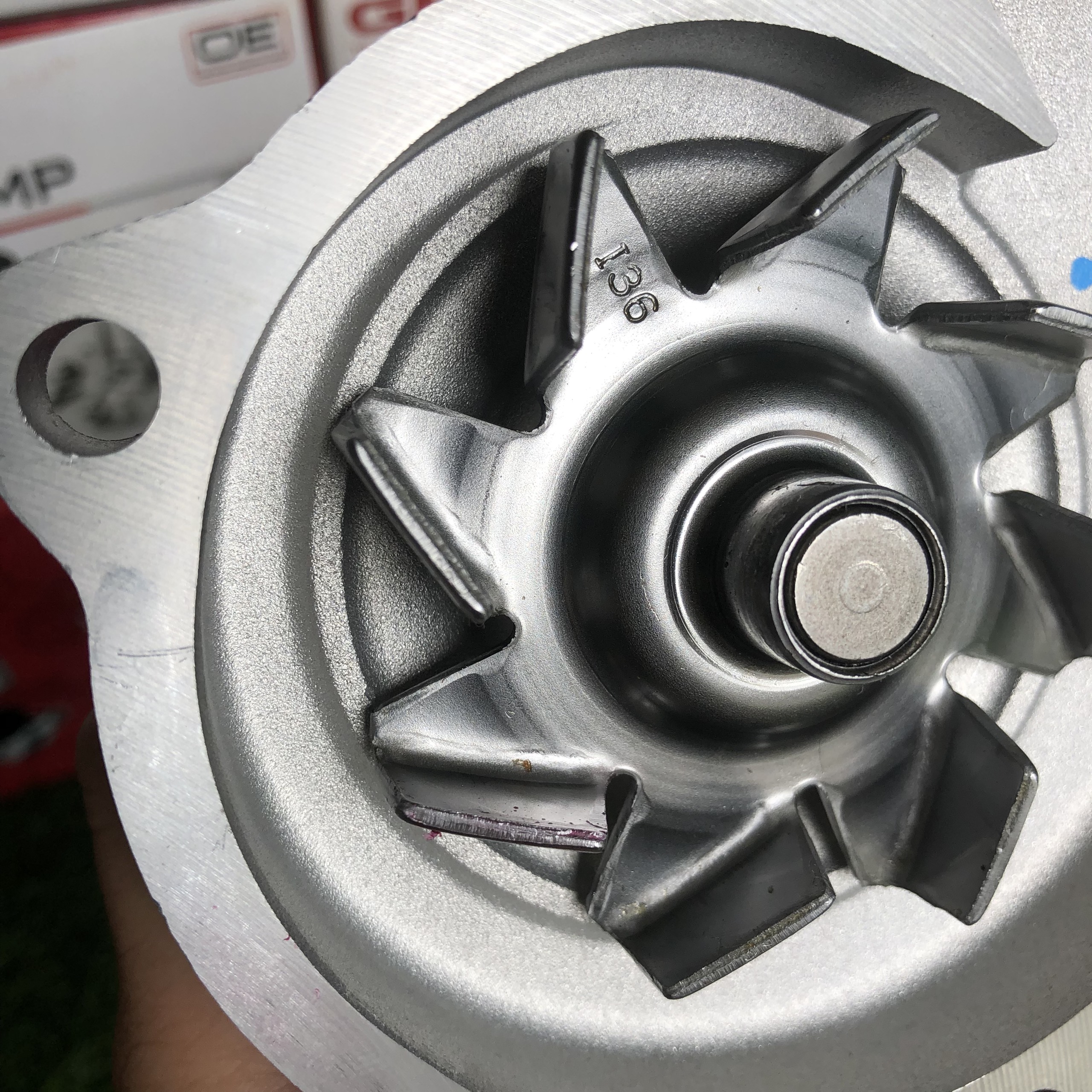 BƠM NƯỚC FORD RANGER/ EVEREST 2003-2010