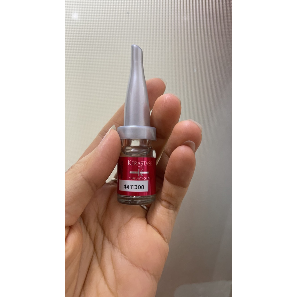 Vòi tra huyết thanh Kerastase (Đầu tra gắn với lọ huyết thanh)