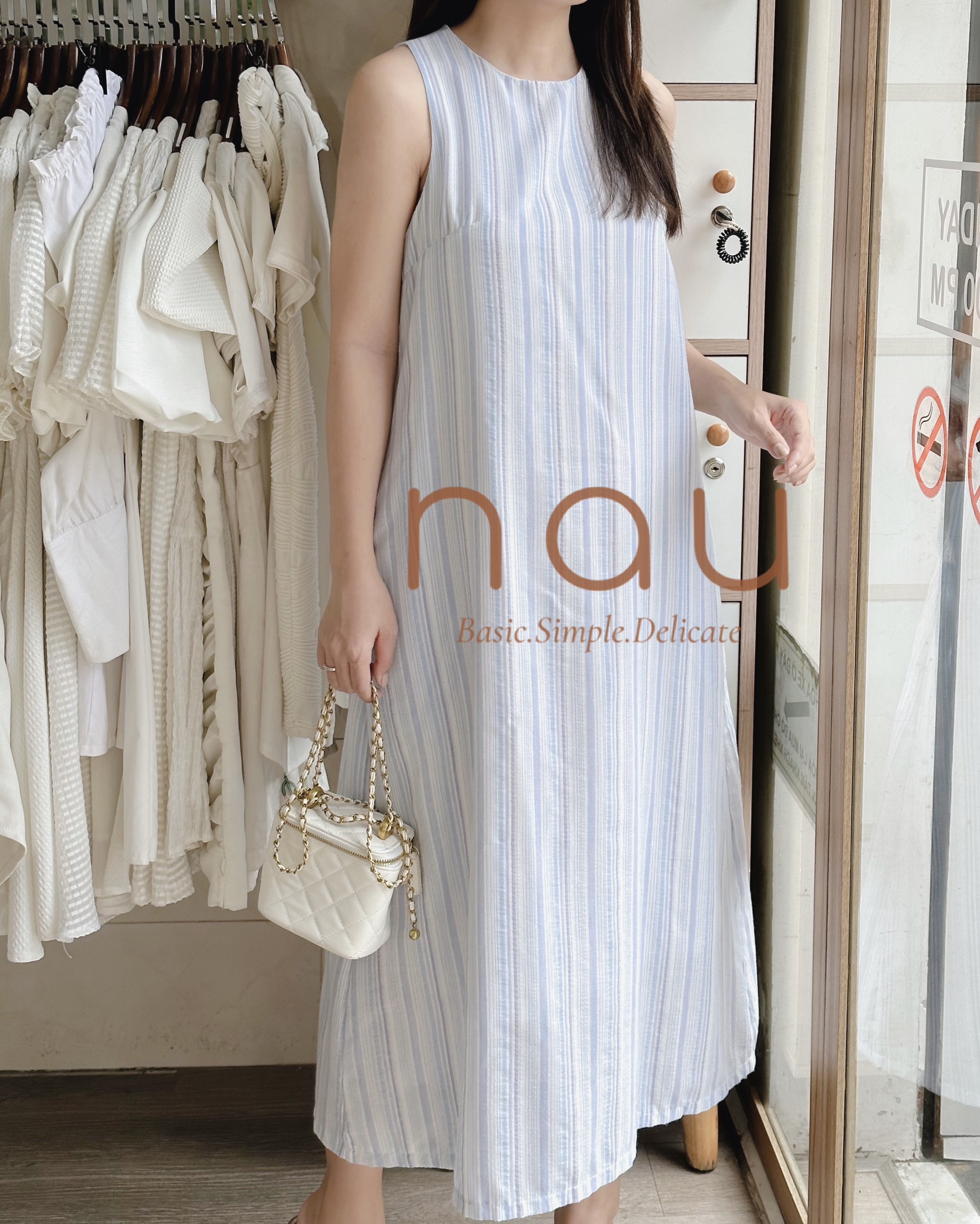Đầm sọc dáng suông phối nút bọc