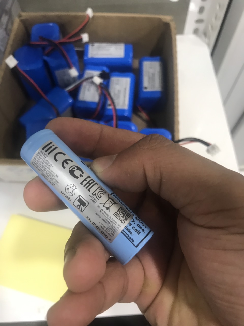 CELL PIN LG 18650  3200mA (NEW 100%-CHÍNH HÃNG)  SIÊU BỀN
