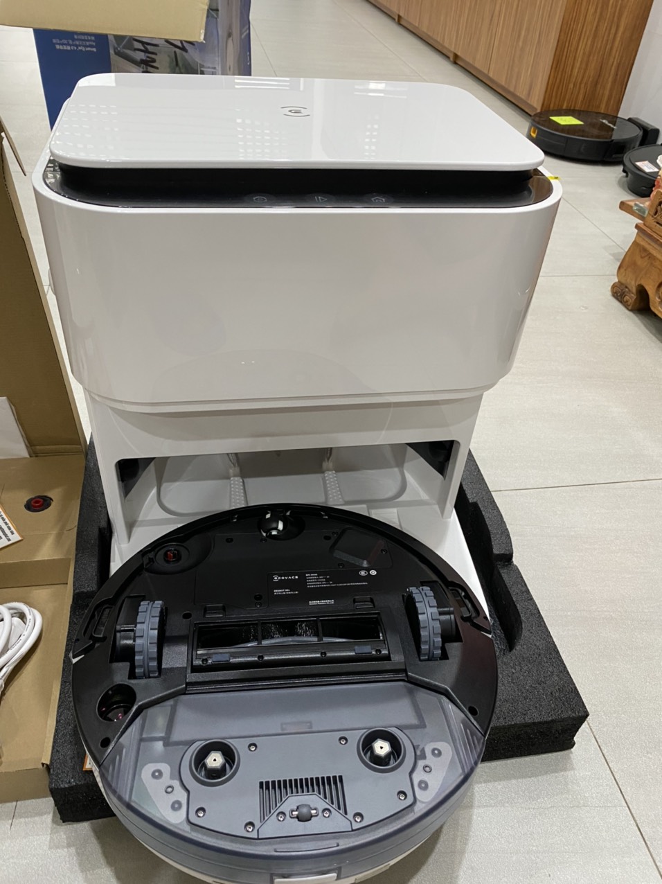 Ecovacs DEEBOT N9+ Robot Hút Bụi - Robot lau nhà - Hàng mới
