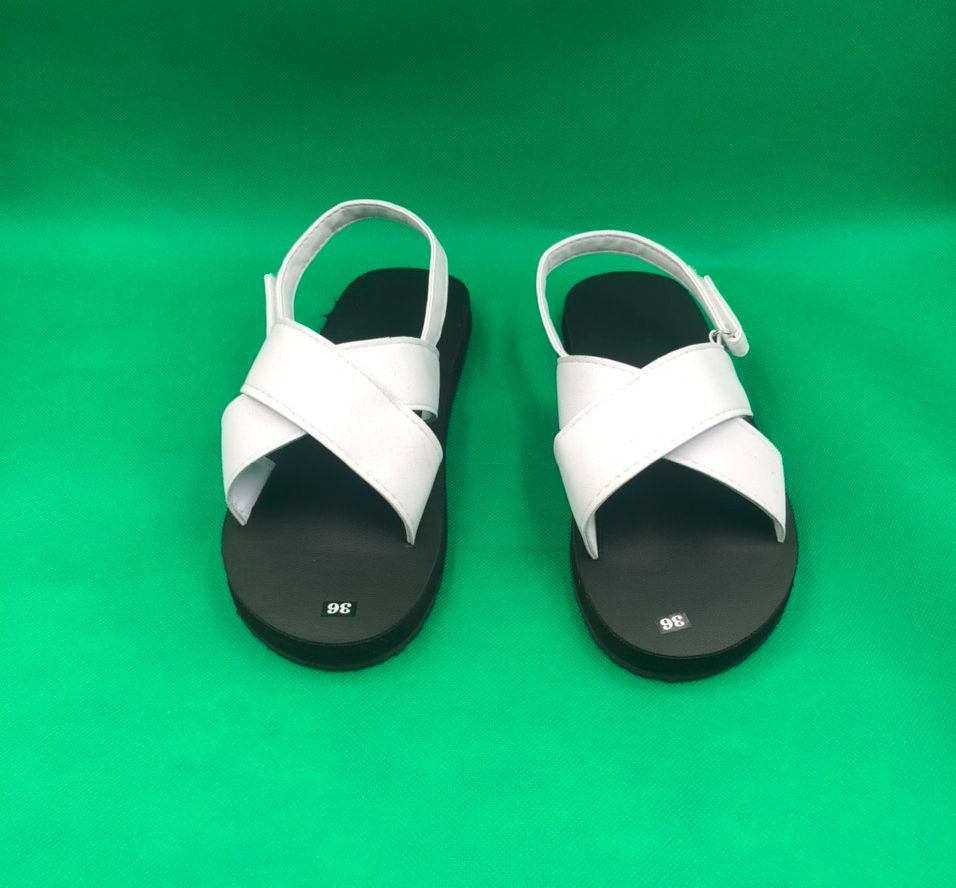 xăng đan nam nữ A9 trắng đế đen size từ 34 đến 44