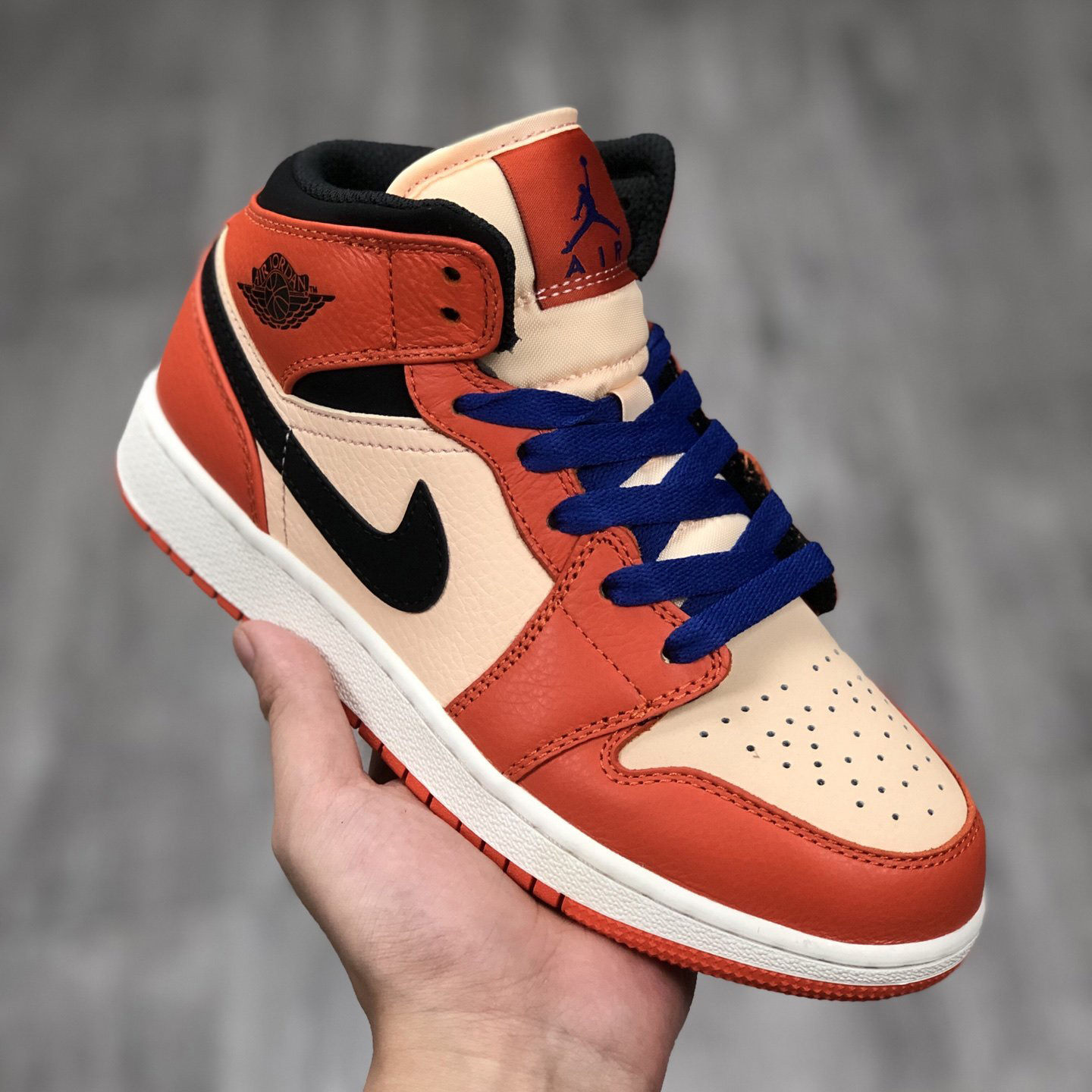 nike air jordan retro 1 red