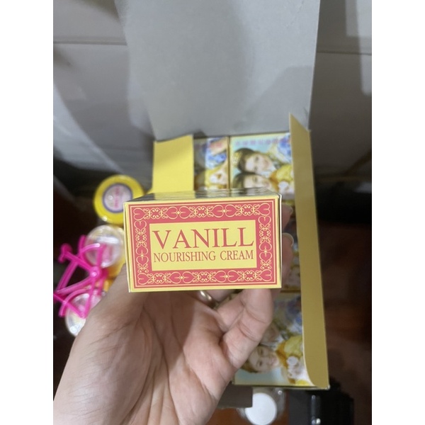 Kem Vanill Cô Gái Nhật 1 Lố 12 hũ