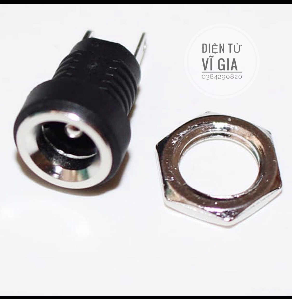 Jack DC cái kích thước 5.5mm x 2.1mm kèm đai ốc