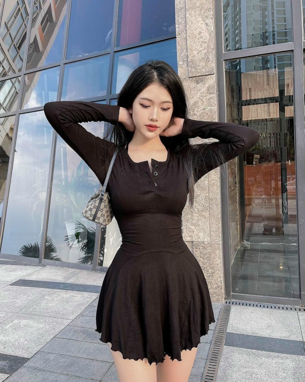 Đầm ngắn dáng xòe tay dài chất thun gân trẻ trung năng động - hmt