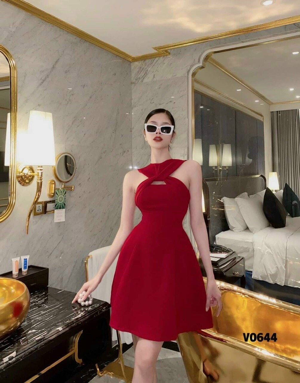Đầm body nữ uni sát nách day xoắn ngang siêu xinh xắn siêu sang chảnh.