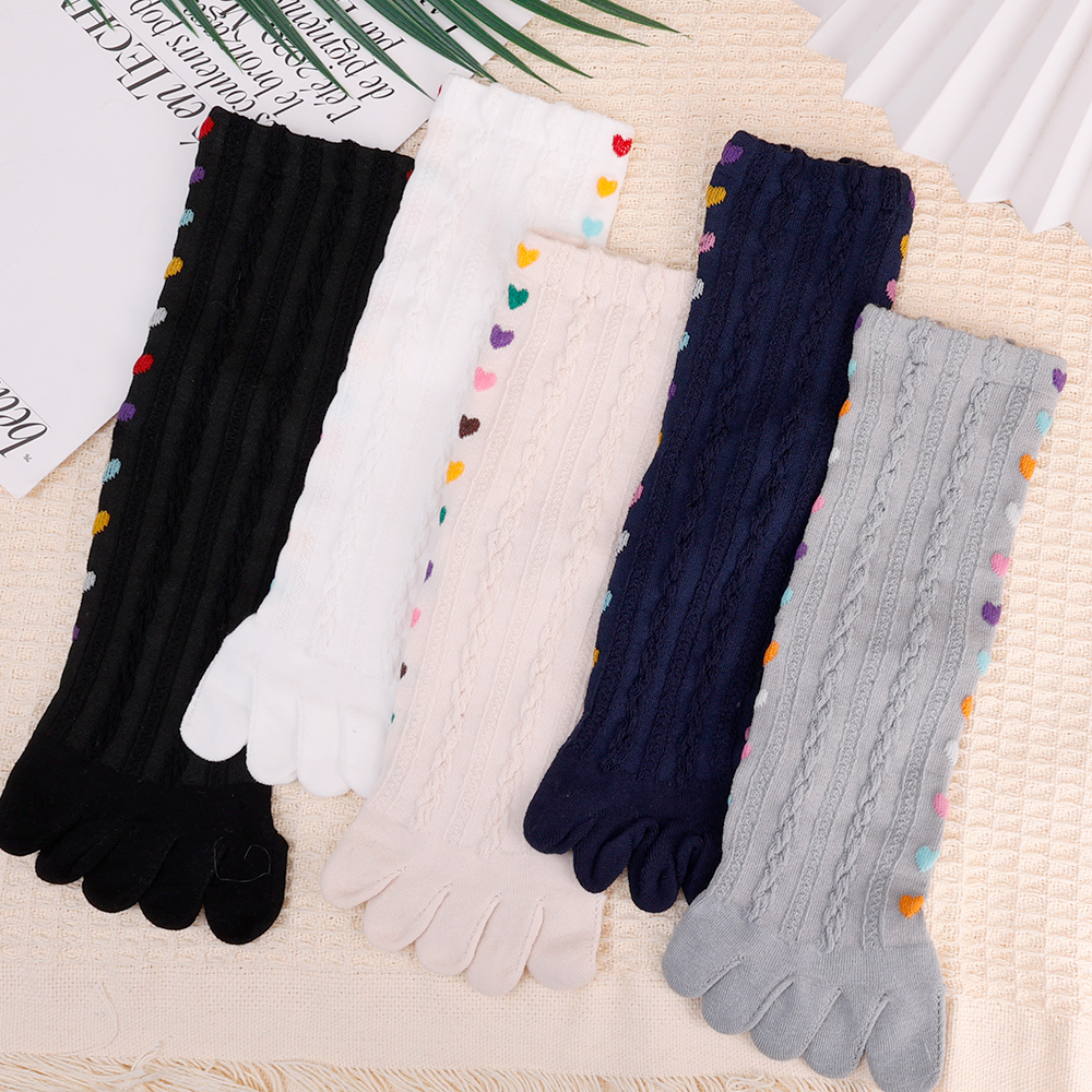 5Pairs Breathable Crew Middle Tube Five Finger Socks Women Colorful Love Embroidery Cotton Socks Soft Cotton Five-toe Split Streetwear
