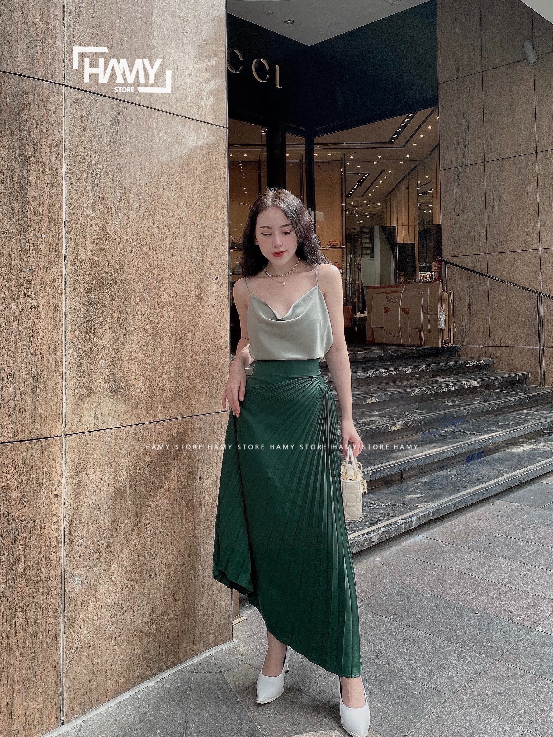 Chân Váy Xếp Ly Xéo Bên