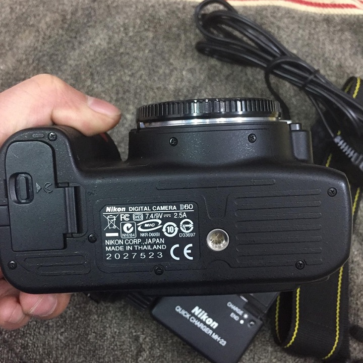Máy ảnh Nikon D60 kèm lens kít 18-55 VR