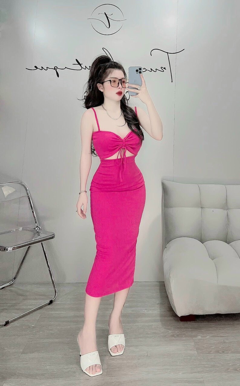 Đầm 2 dây cột nơ ngực hoặc yếm đeo cổ khoét eo ôm body trơn cực xinh , chất thun gân mềm mịn