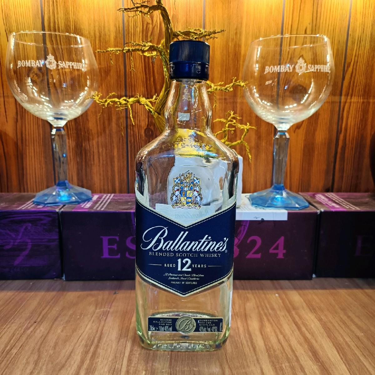 Vỏ chai Ballantines 12 năm trưng bày decor