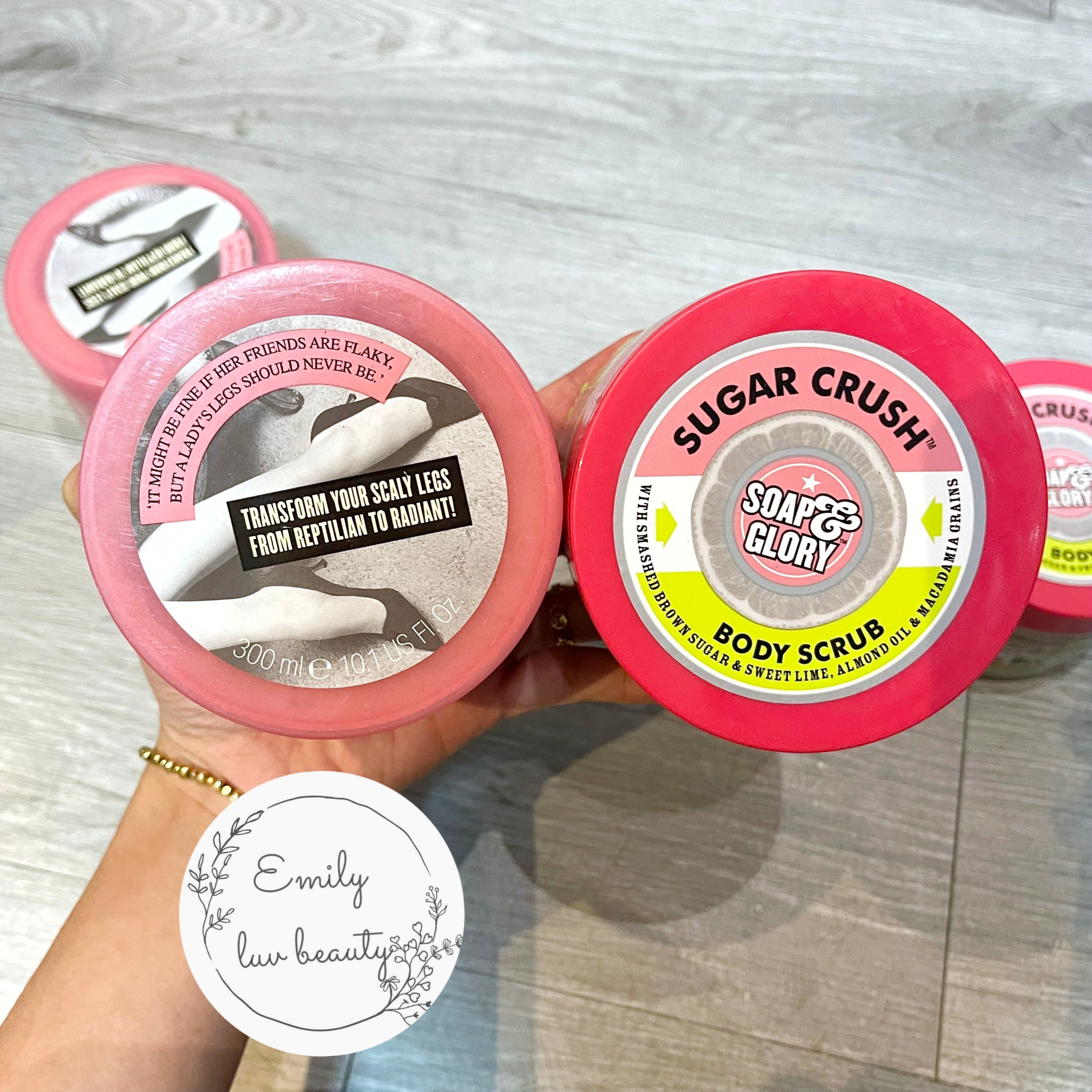 Tẩy da chết toàn thân Soap & Glory 300ml UK