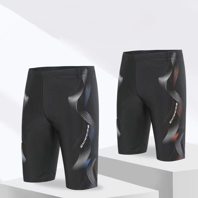 The new men's swim trunks are fattened and enlarged to soak in the hot springs, and the comfortable and fashionable quick-drying swim trunks are comfortable
