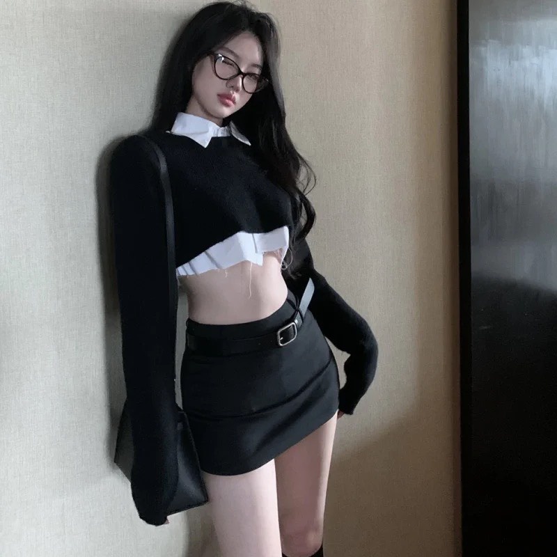 Set 4 món đen: áo croptop sơ mi trắng + áo croptop đen tay dài cắt lai + chân váy kèm nịt