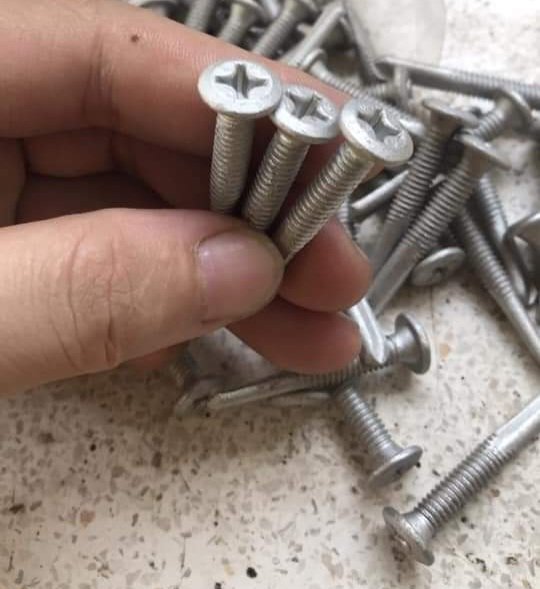 200 pcs vít mạ kẽm nhúng nóng bắn tôn