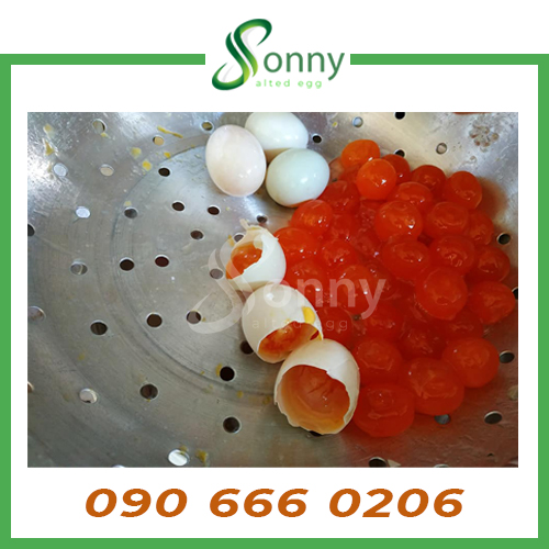 [Chỉ giao TPHCM] Lòng đỏ trứng muối sạch cỡ 13gr - 50 trứng/túi