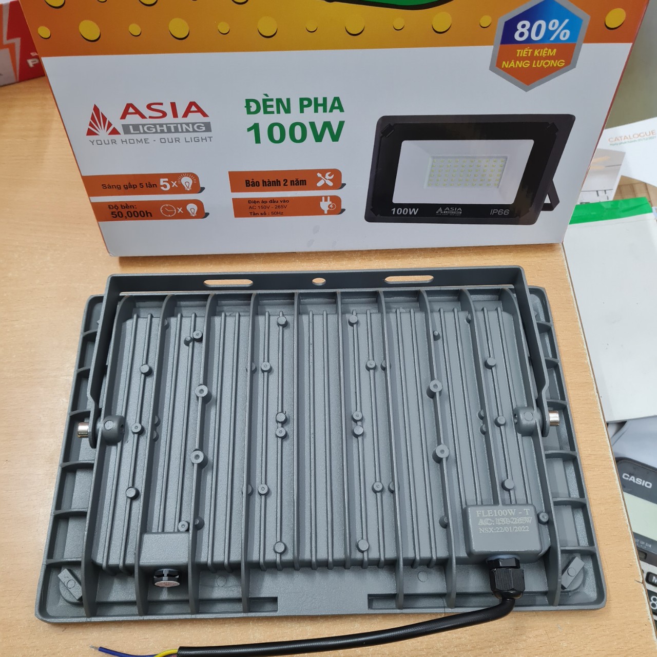 Đèn pha led 100w,150W,200w ánh sáng trắng/vàng Asia
