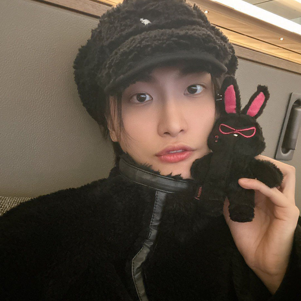 KPOP%20ATEEZ%20POP-UP%20Plush%20Black%20Rabbit%20San%20Seonghwa%20Hongjoong%20Cool%20Toys%20Keychains%20Bag%20Accessories%20Fans%20Gifts%20-%20Image%204