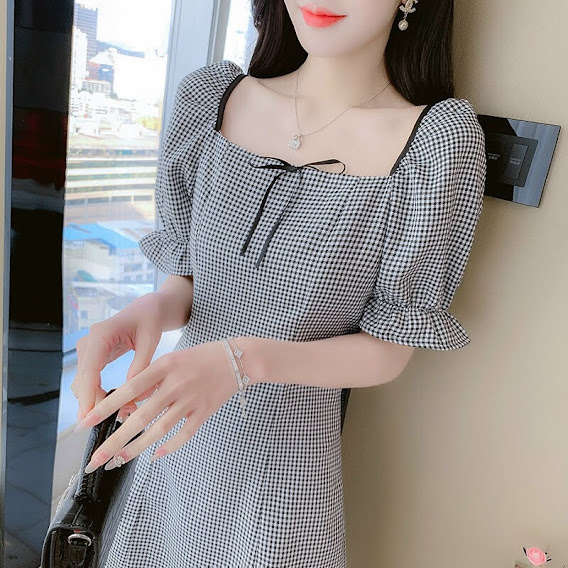 ĐẦM XOÈ CARO CỔ VUÔNG TAY PHỒNG