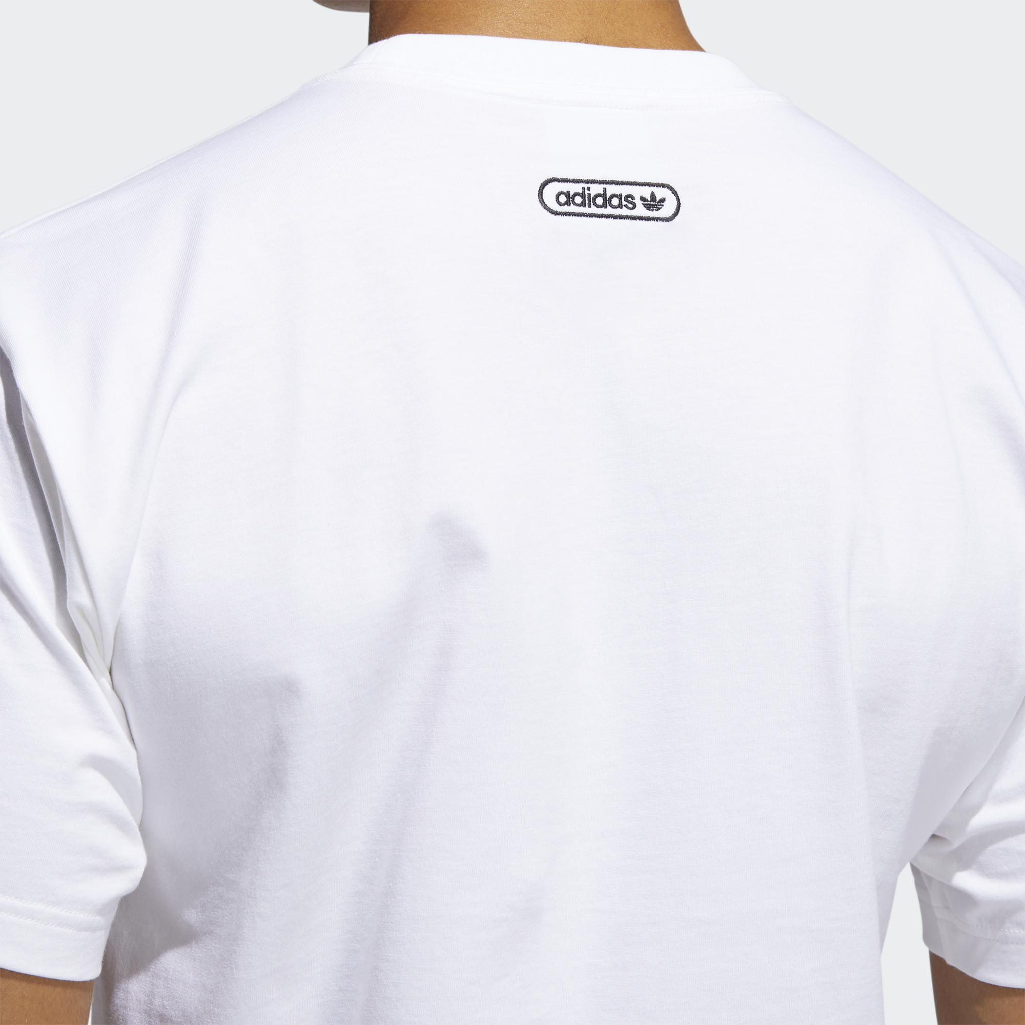 adidas ORIGINALS T-Shirt Forum Pria 