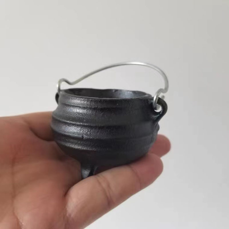 %E3%80%90Fast-selling%E3%80%91%20Mini%20Cauldron%20for%20Halloween%20-%20Image%203