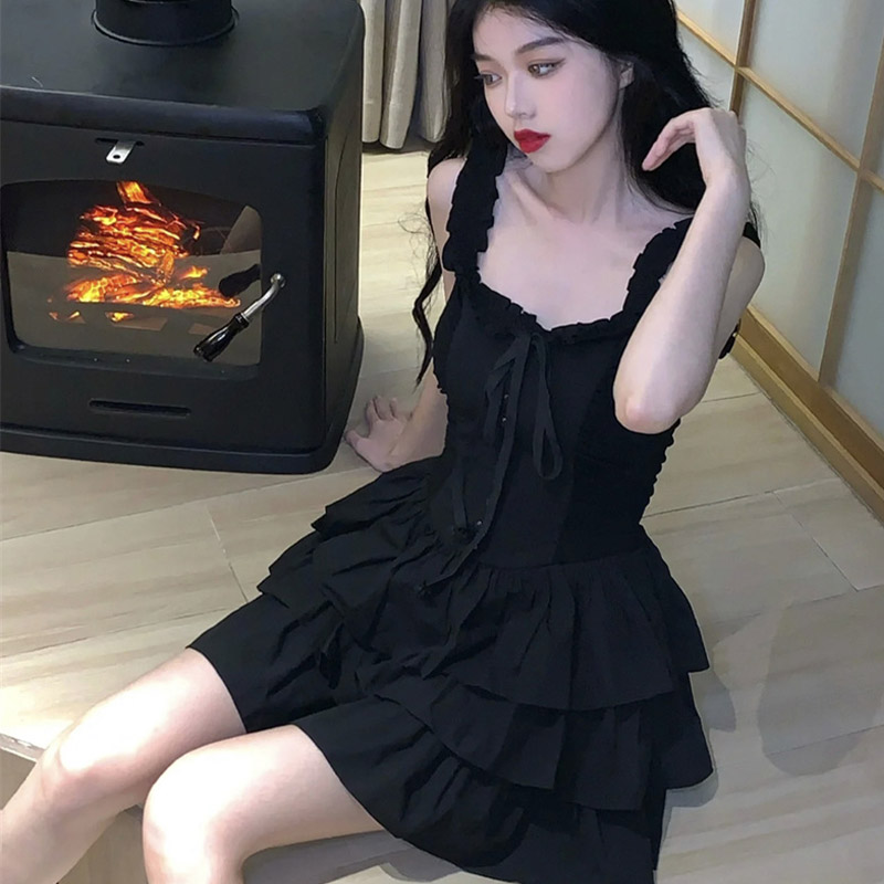 Du Yan Hepburn style black wooden ear edge strap dress women's new small lace-up waist cake dress