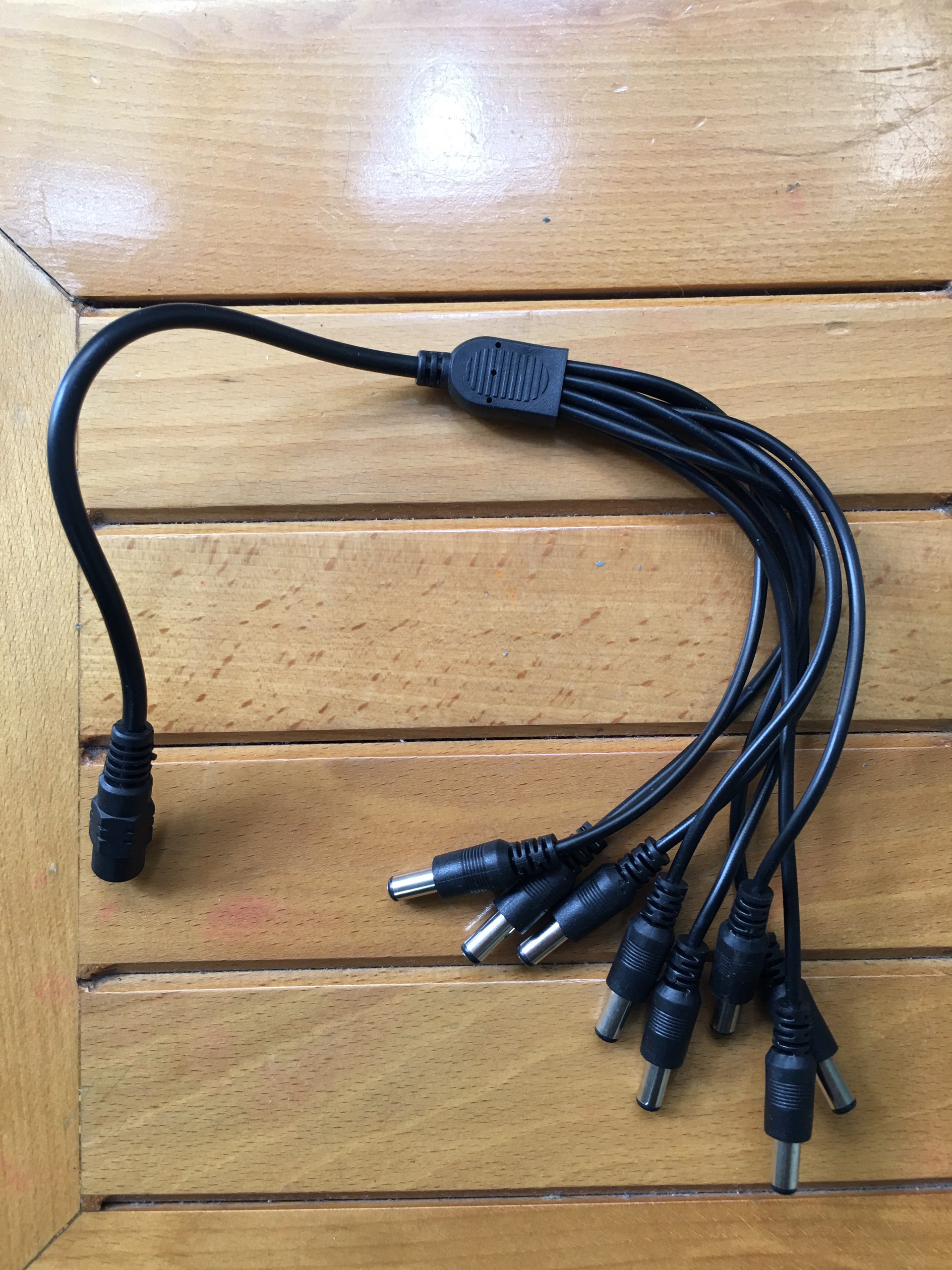 Dây chia nguồn DC 1-8