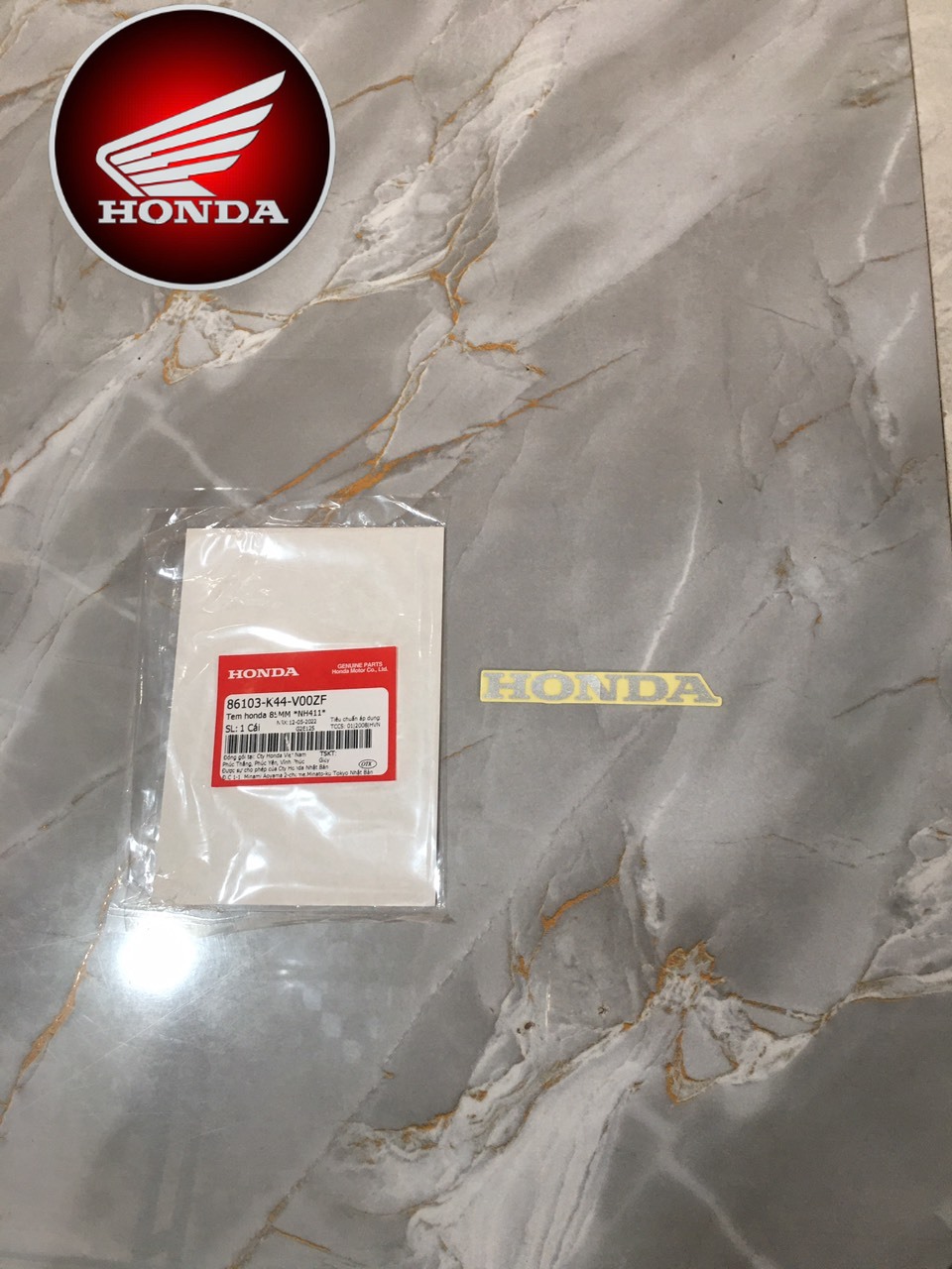 Tem honda 85MM *TYPE1* chữ bạc vision (86103K44V00ZF)