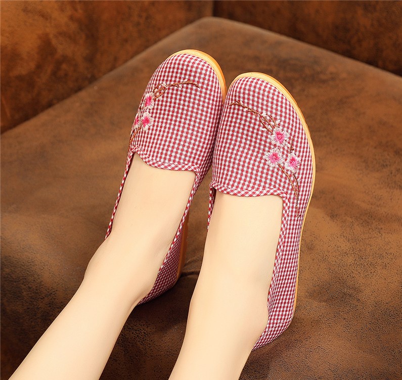 Giày lười nữ vải mềm đế cao su êm chân cao 2cm