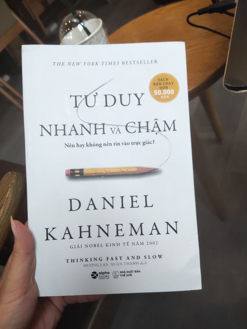 Sách - Tư Duy Nhanh Và Chậm (Tái Bản 2019) - Tặng kèm bookmark