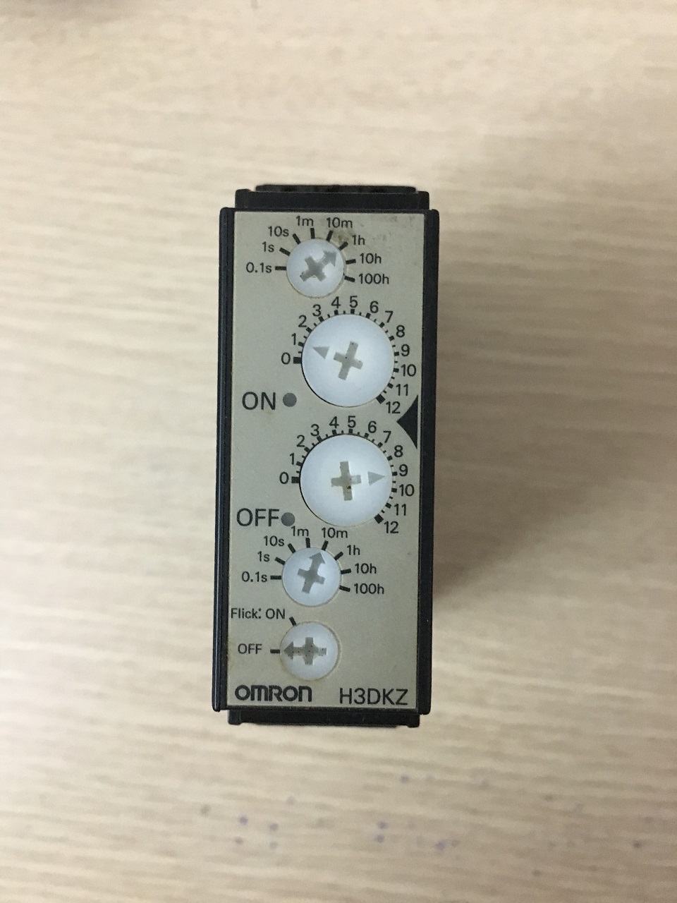 Rơle thời gian omron h3dkz-f ac/dc24-240, timer omron h3dkz