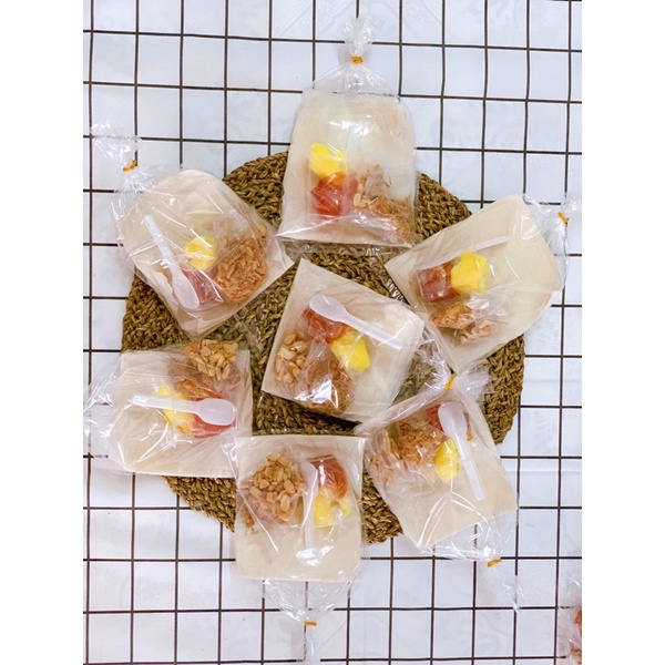 Bánh tráng chấm me bơ đậu phộng hành phi