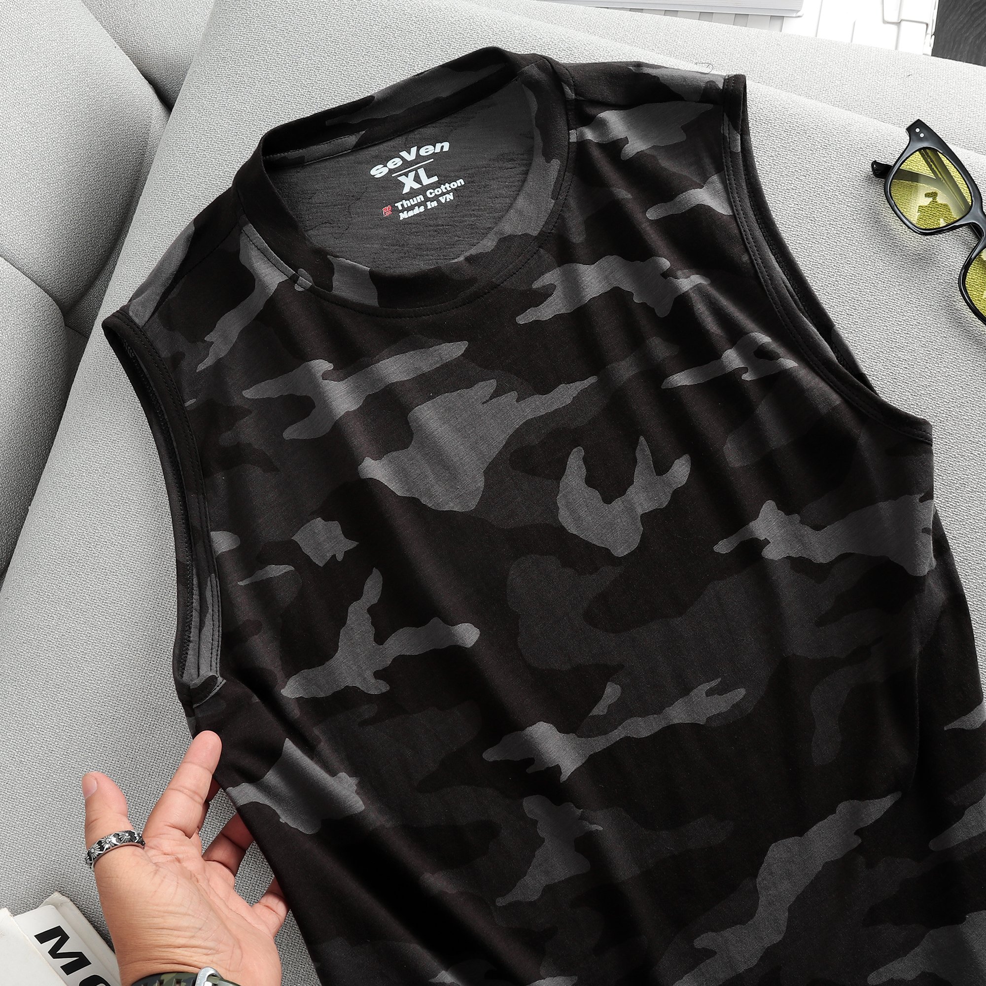 Bassic Men's Sleeveless T-Shirt