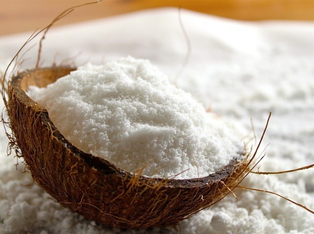 Cơm dừa mịn sấy khô