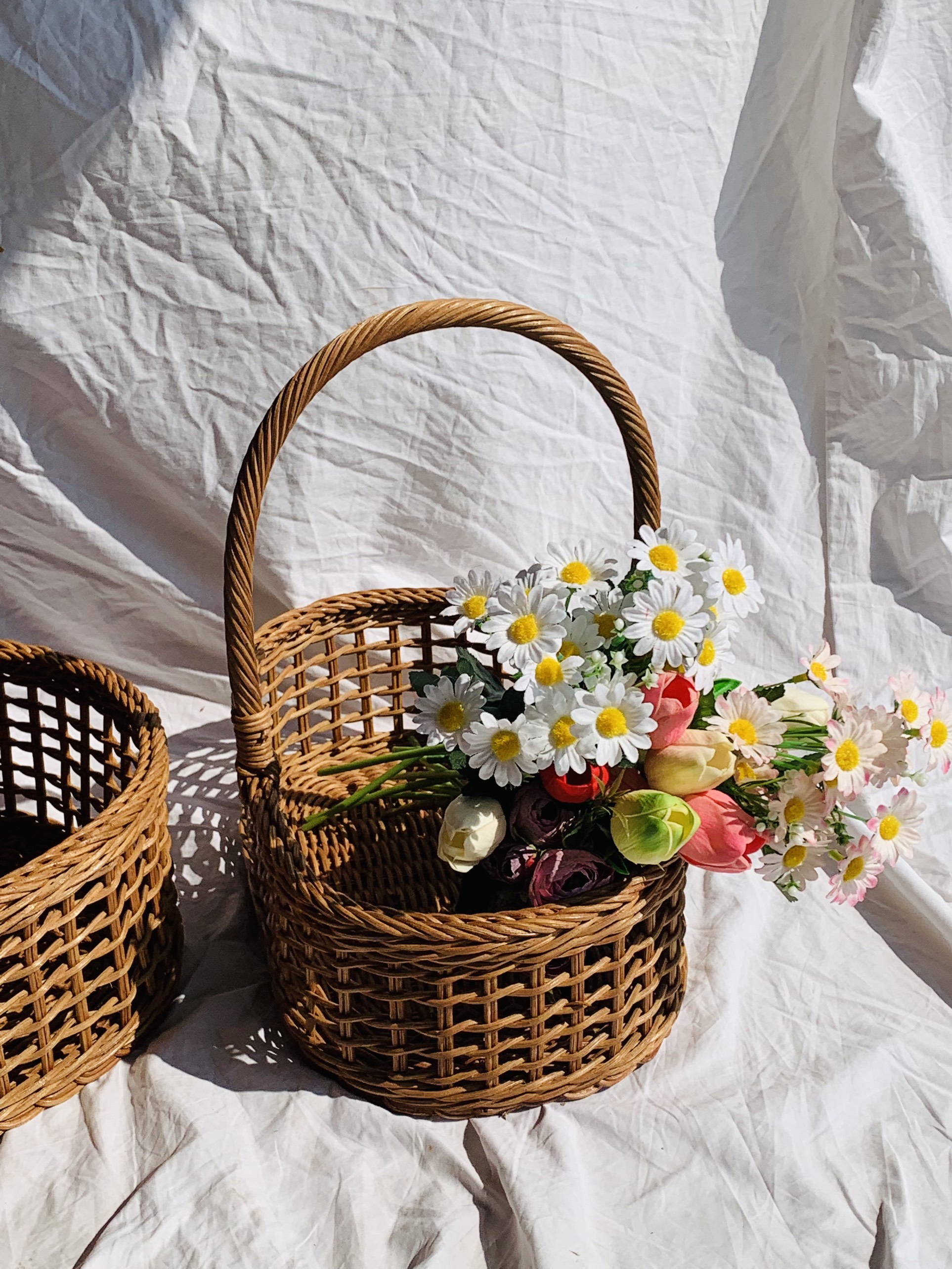 Giỏ Đi Picnic, Làm Đạo Cụ Chụp Hình Hoặc Trang Trí Rất Xinh Xắn Chất Liệu Mây Tự Nhiên Đan Tay