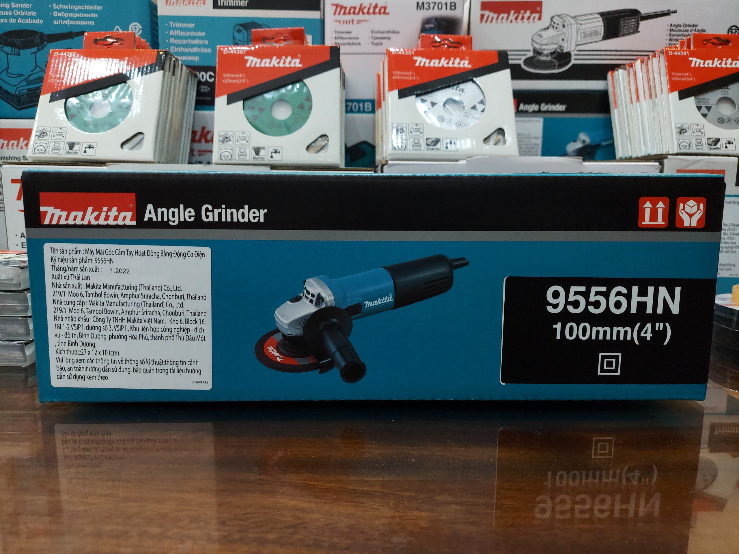 Máy mài góc cầm tay makita 9556hn - angle grinder - 100mm/840w/công tắc trượt - made in thailand - mài bề mặt/cắt/chà nhám vật liệu -