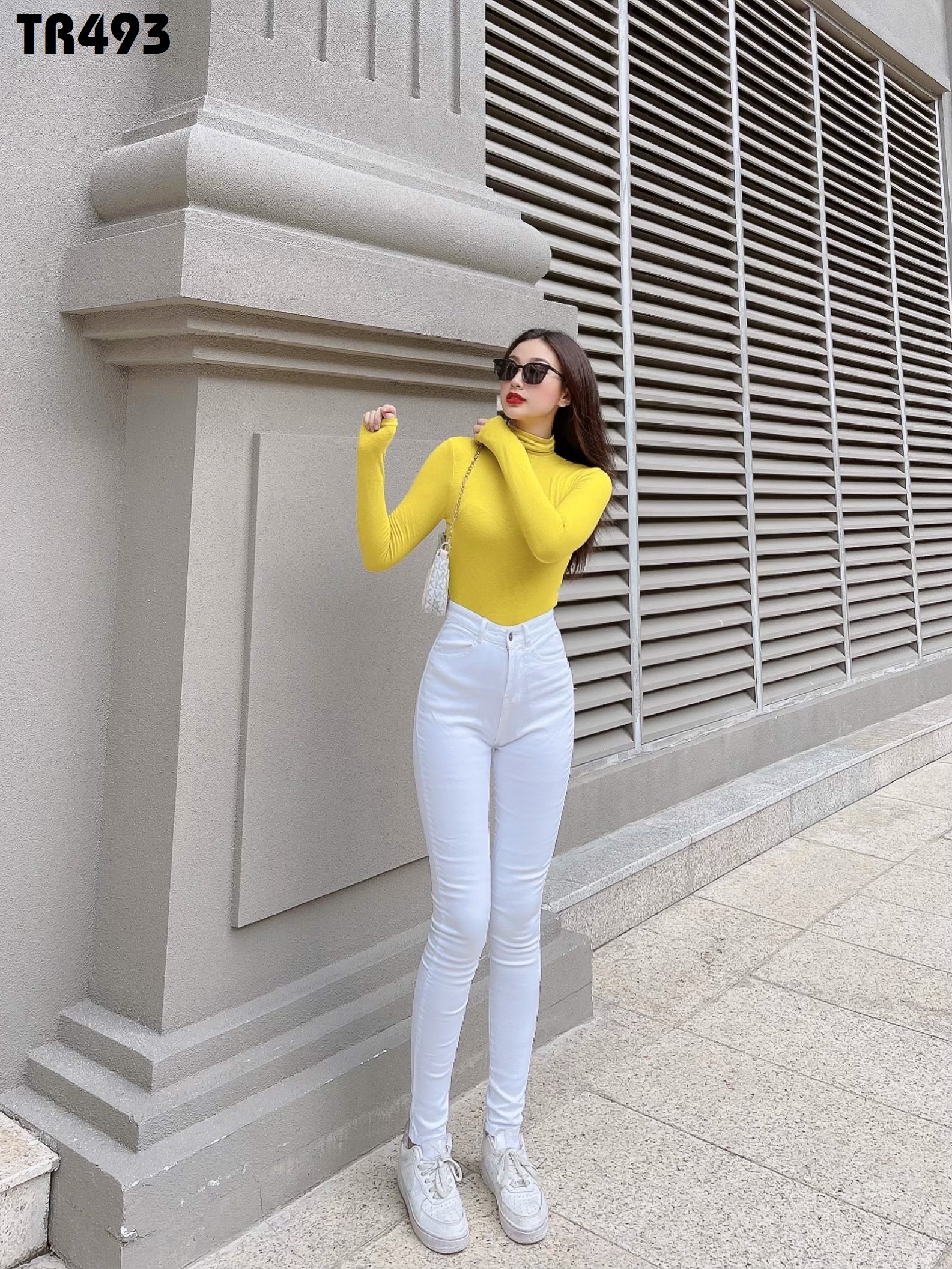 Quần jean nữ màu trắng ôm TR493
