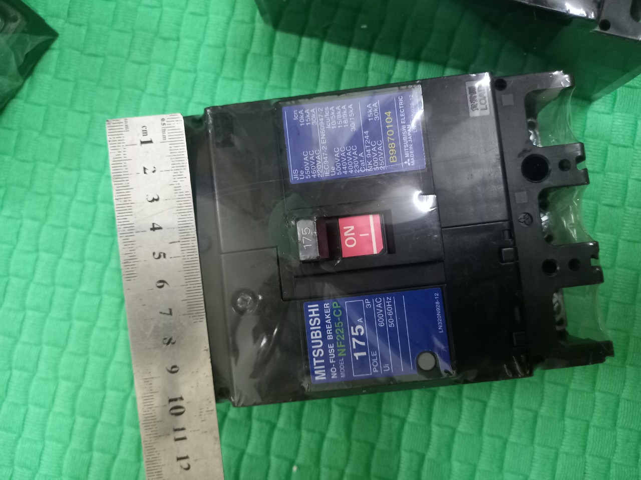 ÁT 3 PHA NHẬT BẢN 175A 200A KIỂU KHỐI TO MCCB
