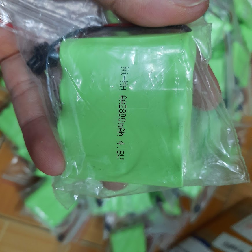 Pin Ni-MH 4.8v dung lượng 2800mAh tặng sạc cổng USB dùng cho xe điều khiển