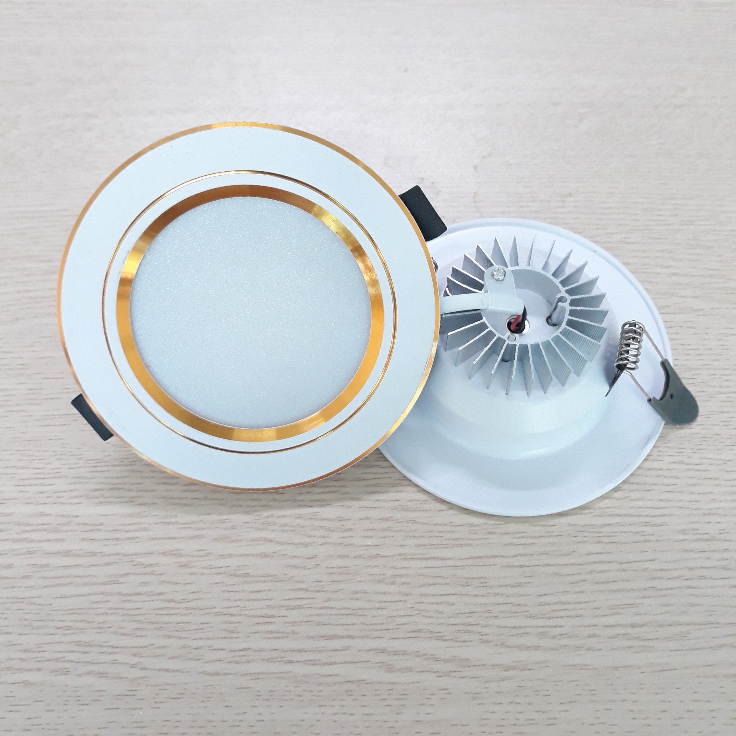 Combo 40 Đèn Led Âm Trần 9W - Đèn Downlight 9W viền vàng - Đế Đúc