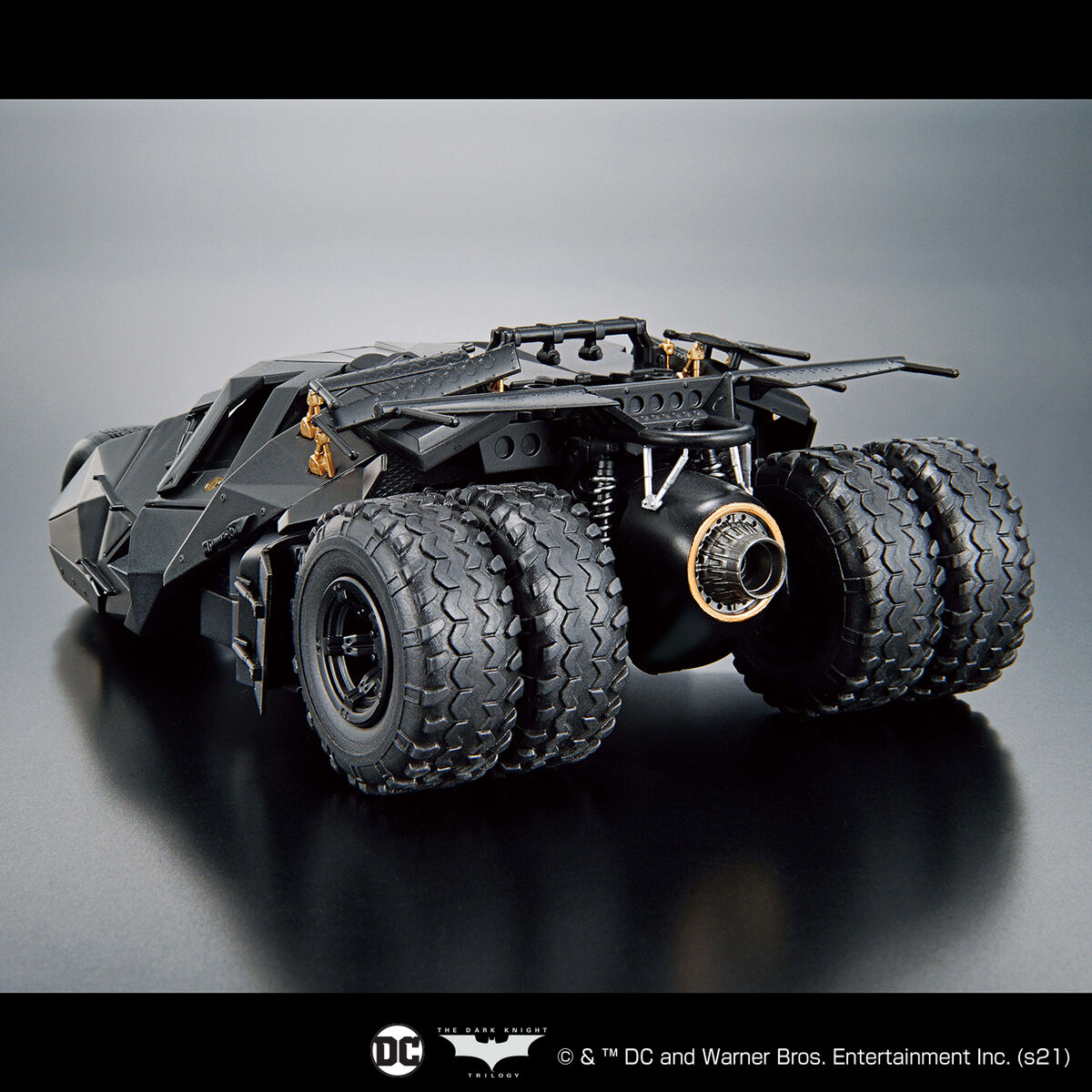 [7-11/12 VOUCHER 8%]Mô Hình Bandai 1/35 Batmobile (Batman Begins Ver) - DC Universe [MKB]