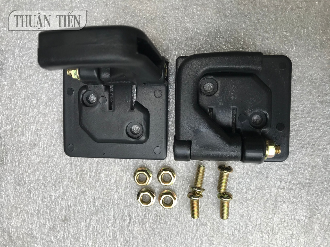 THÙNG GIỮA KIỂU GIVI TẶNG CẶP MÓC CHẾ THÙNG, CÓ NHIỀU LOẠI XE - CÓ ĐỦ PAS ỐC ĐÚNG ĐỜI XE
