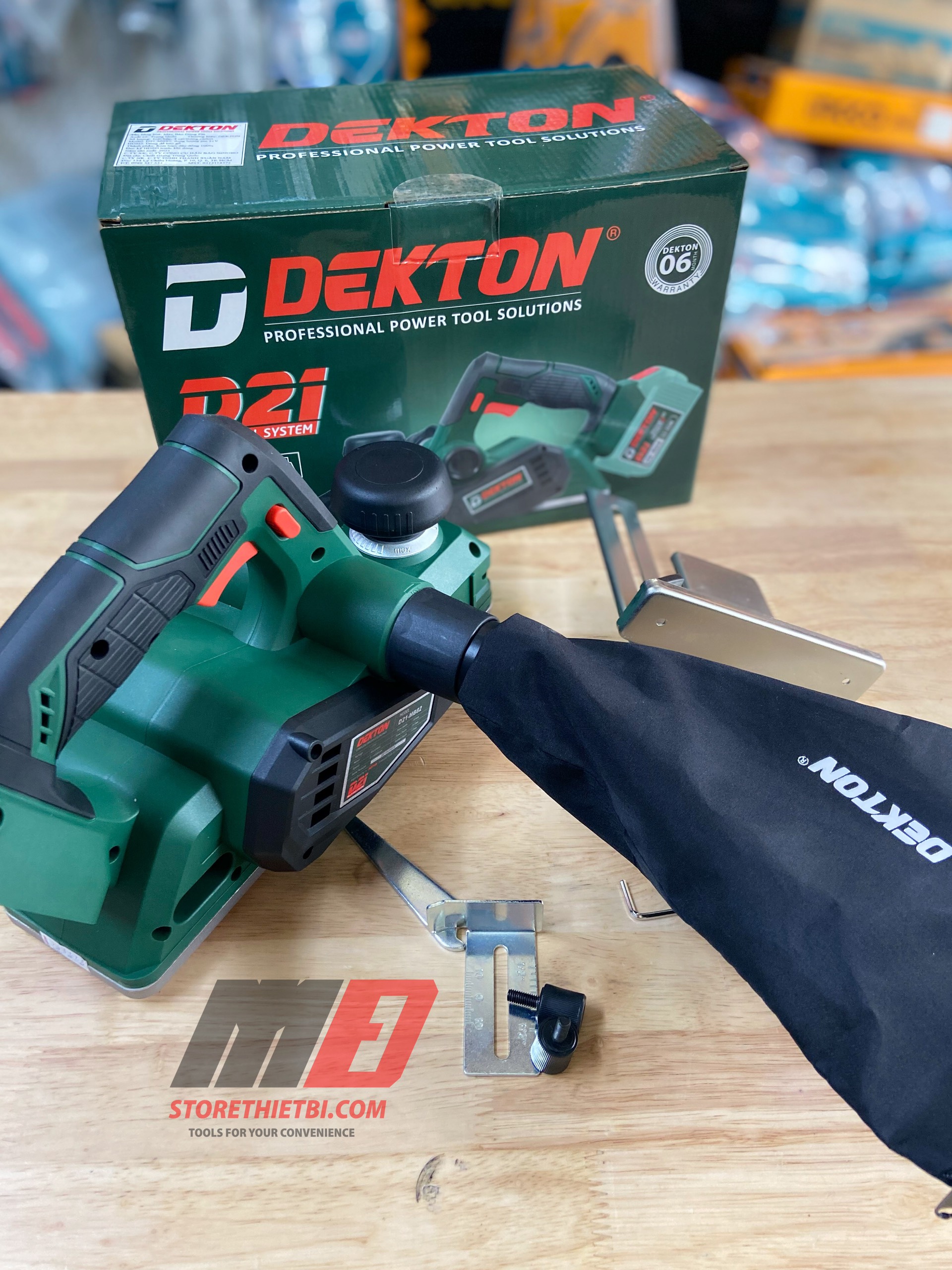 Máy bào 82mm dùng pin Dekton D21-MB82