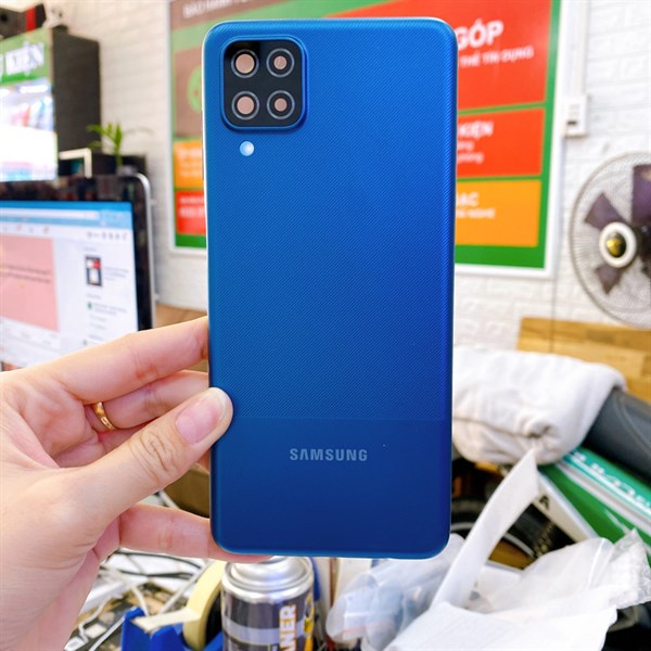 Nắp lưng Samsung A12 như hình