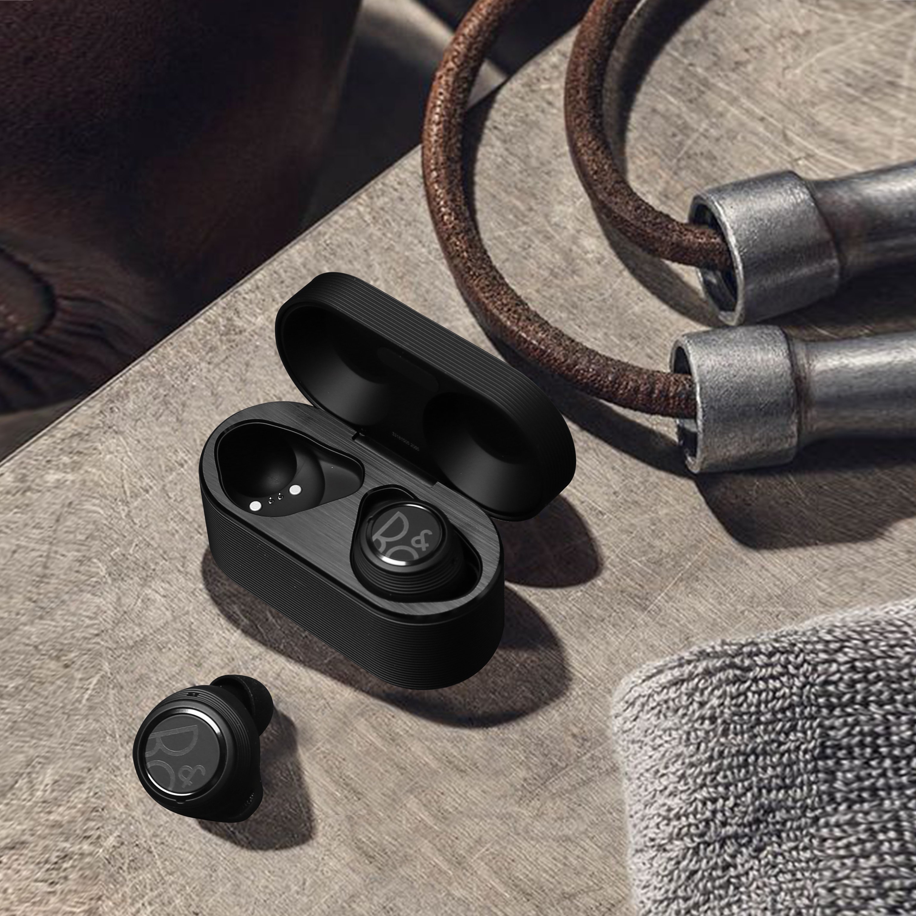 Tai nghe Bluetooth Beoplay E8 Sport Black