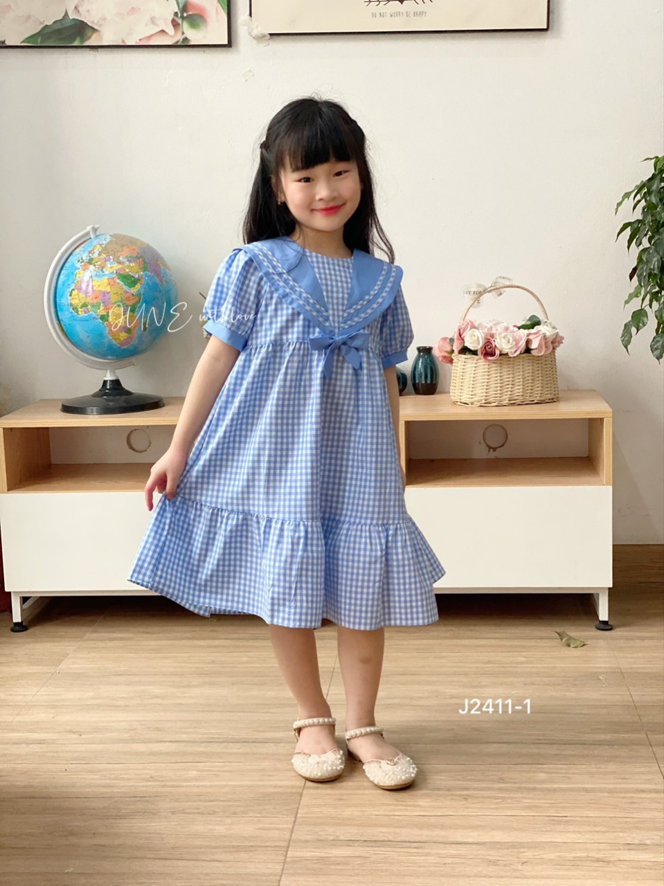 Đầm thủy thủ sọc caro đính nơ siêu xinh