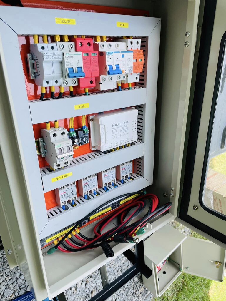 ตู้คอมบายเนอร์สำหรับงานโซล่าเซลล์ Solar Combiner 1 สตริง 1 เฟส สำหรับงา ...