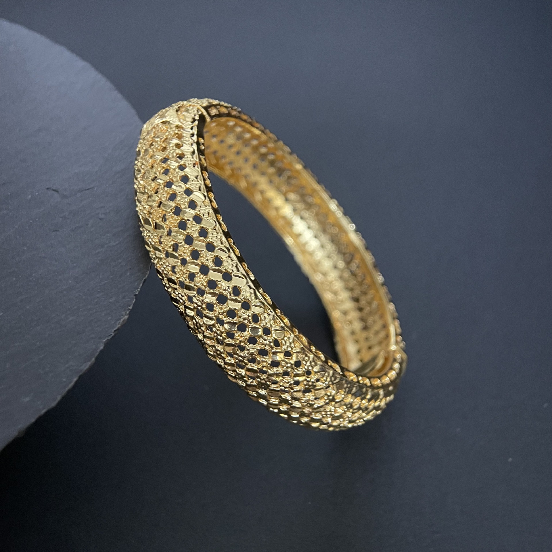 %E3%80%90Must-have%E3%80%91Middle%20East%20Dubai%20Jewelry%20bangles%2024K%20Gold%20Plated%20Hollow%20Bracelet%20African%20Indian%20Women%20Bracelet%20-%20Image%203